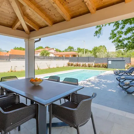 Ferienhaus Moderne Stefany Mit Pool Und Panoramablick