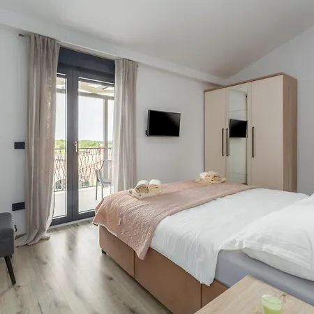 Feriehus Moderne Stefany Mit Pool Und Panoramablick *