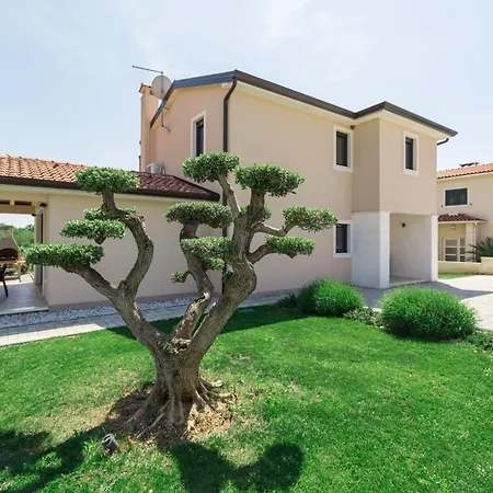 Feriehus Moderne Stefany Mit Pool Und Panoramablick Poreč