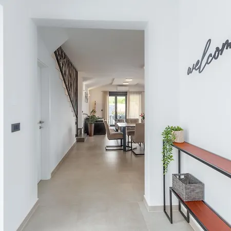 Ferienhaus Moderne Stefany Mit Pool Und Panoramablick Poreč