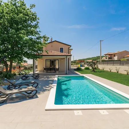 Moderne Stefany Mit Pool Und Panoramablick Πόρετς