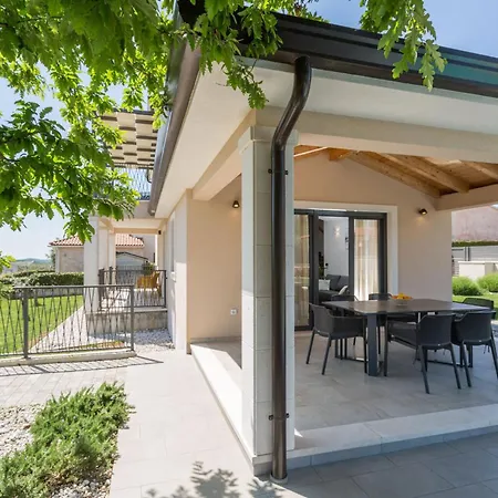 Moderne Stefany Mit Pool Und Panoramablick Σπίτι διακοπών Πόρετς