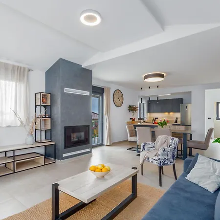 Moderne Stefany Mit Pool Und Panoramablick Σπίτι διακοπών *